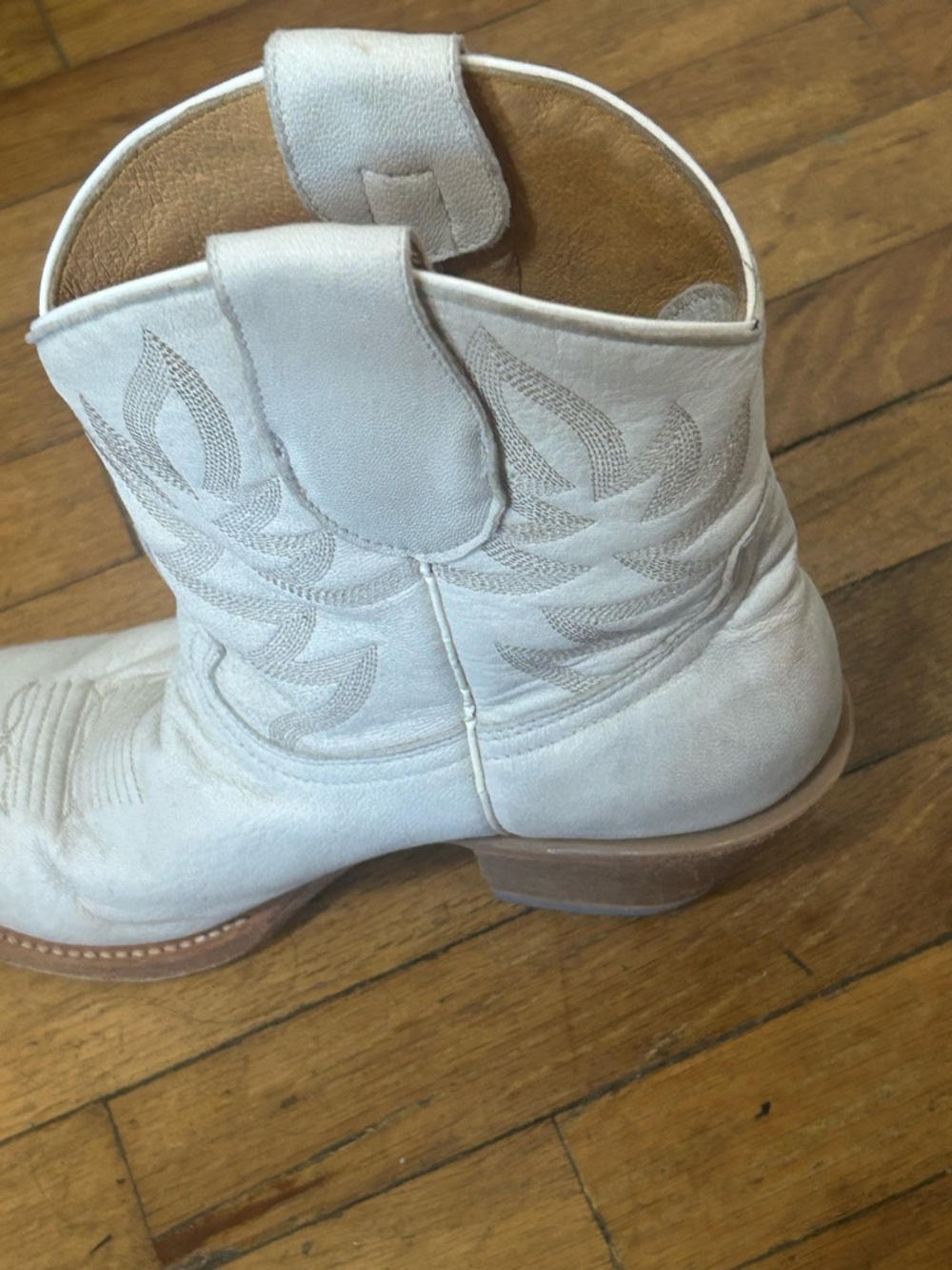 Idyllwind Women's Wheels Western Booties Round Toe in White - Picture 14 of 16